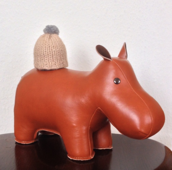 globe-t-bonnet-voyageur-travelling-winter-hat-hippo